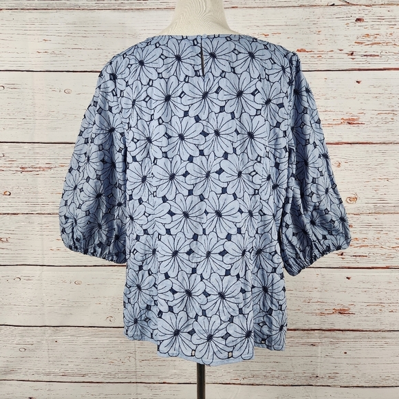 TALBOTS Chambray Floral Eyelet Top 16W - Picture 3 of 8